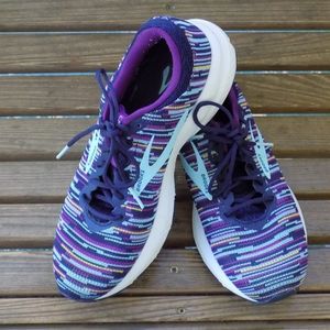 Womens size 10 Brooks launch 6 running shoes